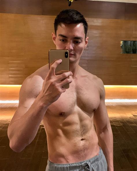 ReyNard Thaniel เรนาร์ด .
